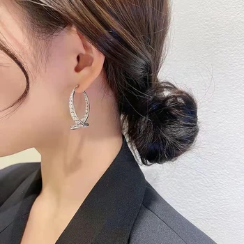 Lepe Luna Oblikovan Visijo Uhani za Ženske Sodobno Modno Oblikovanje Chic Dekle Ear Piercing Uhani Luksuzni CZ Nakit